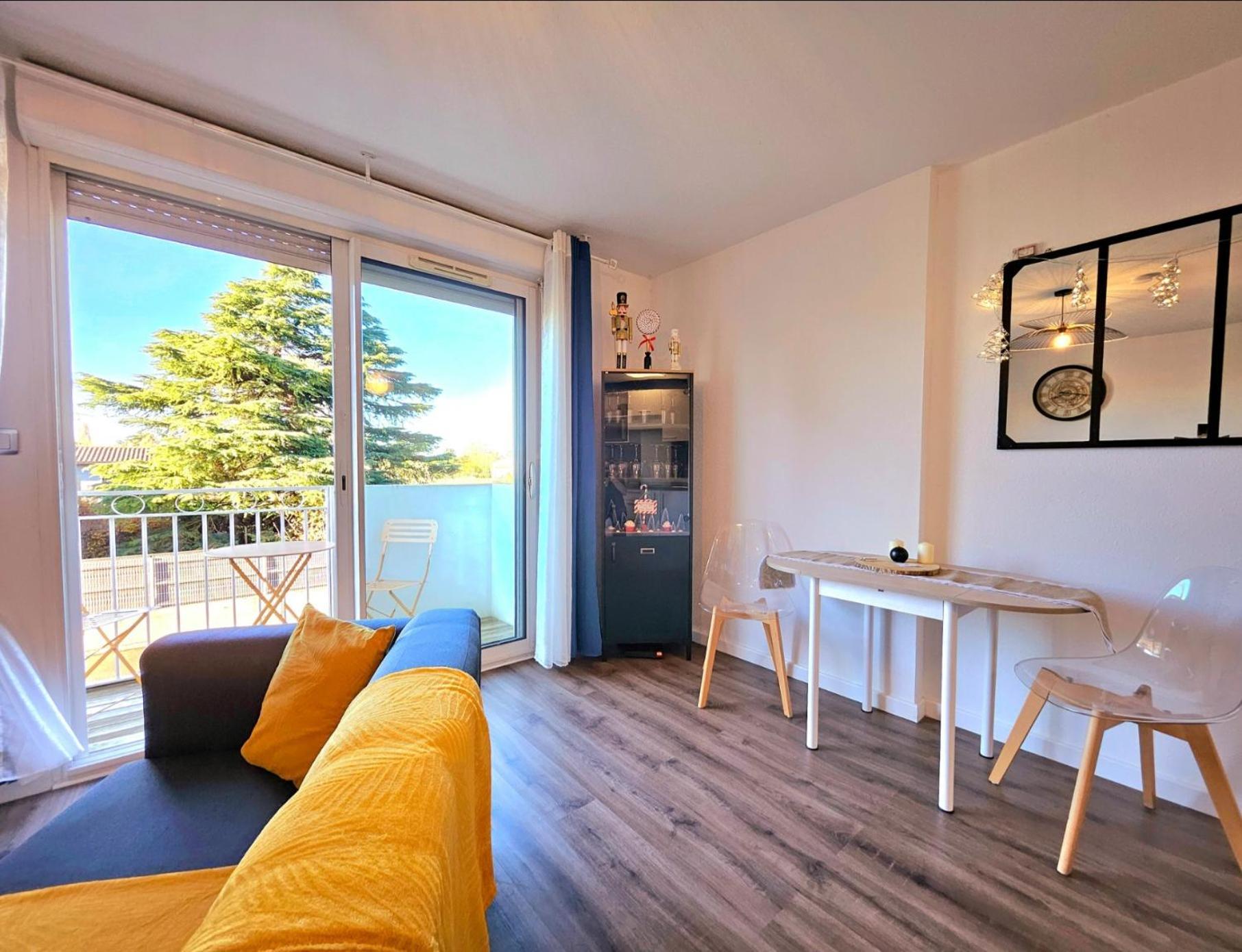אנגולם Appartement Residentiel Avec Parking/Proche Centre מראה חיצוני תמונה